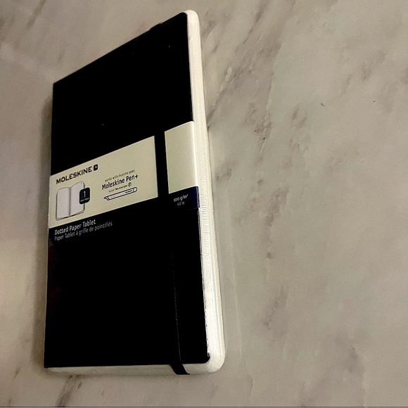 Moleskin Dotted Paper Tablet Hard Cover Smart Notebook 5"x8.25 Black 176… - Picture 5 of 10